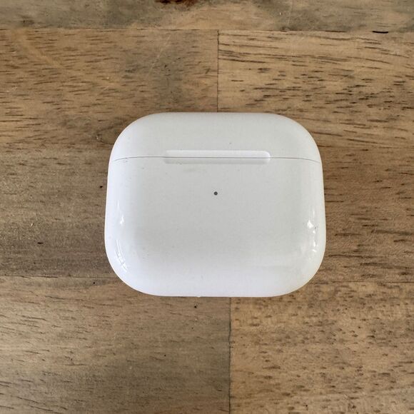 Apple AirPods 3rd Generation with MagSafe Charging Case Original Box Charger - Picture 6 of 10